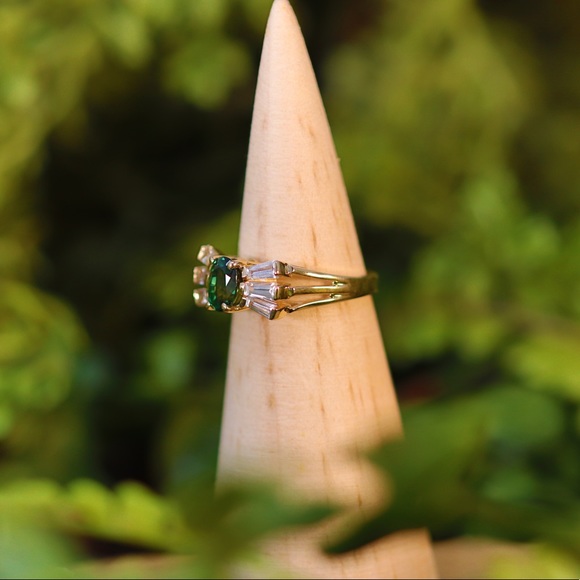 Vintage 14k Natural Green & White Sapphire Ring - Picture 3 of 5